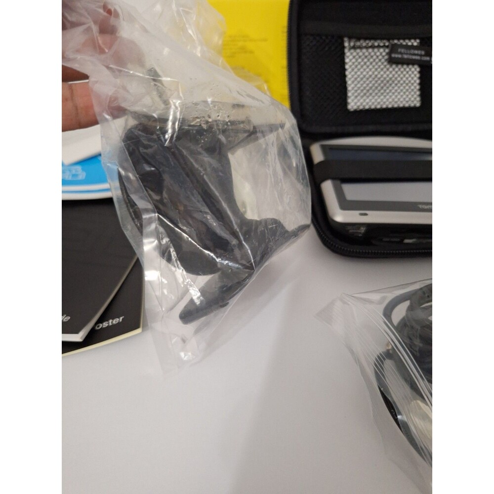 Tom Tom One XL-S Navigation System NIB - Picture 4 of 11